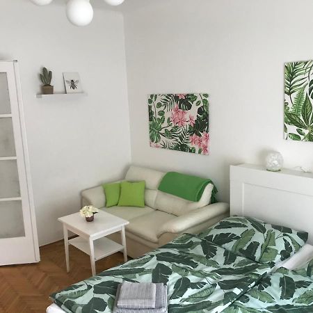 Rosmarinus Apartman Печ Екстер'єр фото
