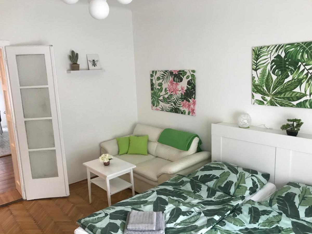 Rosmarinus Apartman Печ Екстер'єр фото