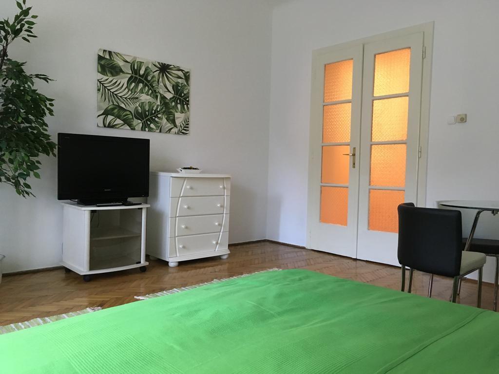 Rosmarinus Apartman Печ Екстер'єр фото